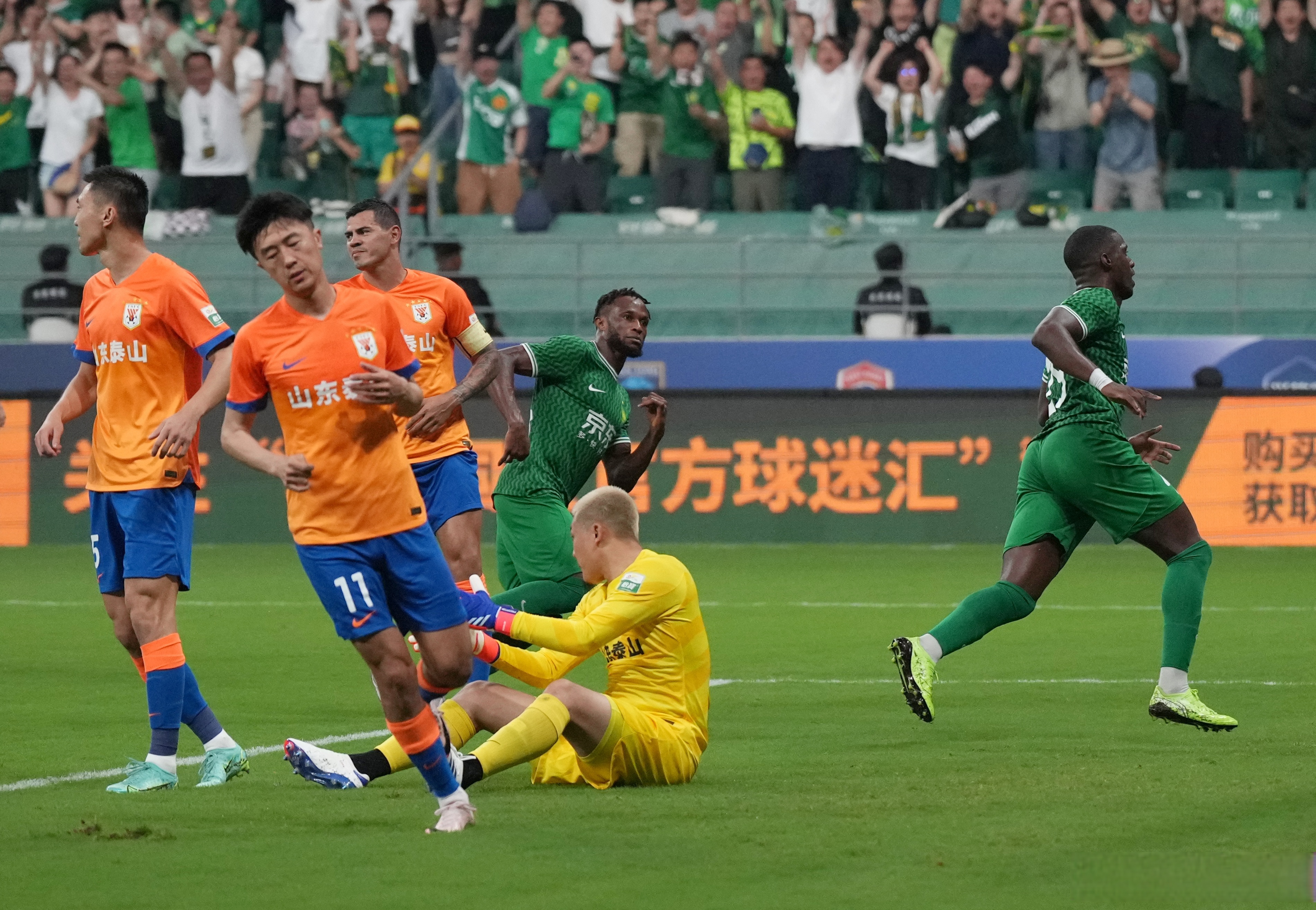 国米门将神勇扑救点球，帮球队获胜