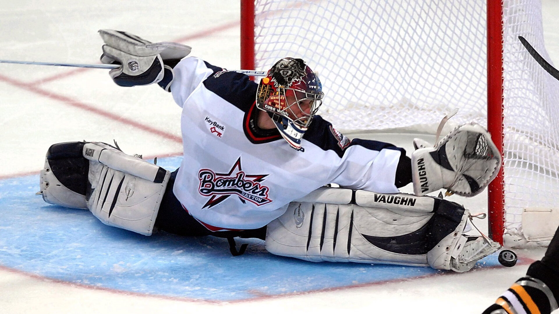 IM体育注册链接-鏖战之夜，哈登关键节点连斩雄鹿，公牛防线溃于巨星时刻