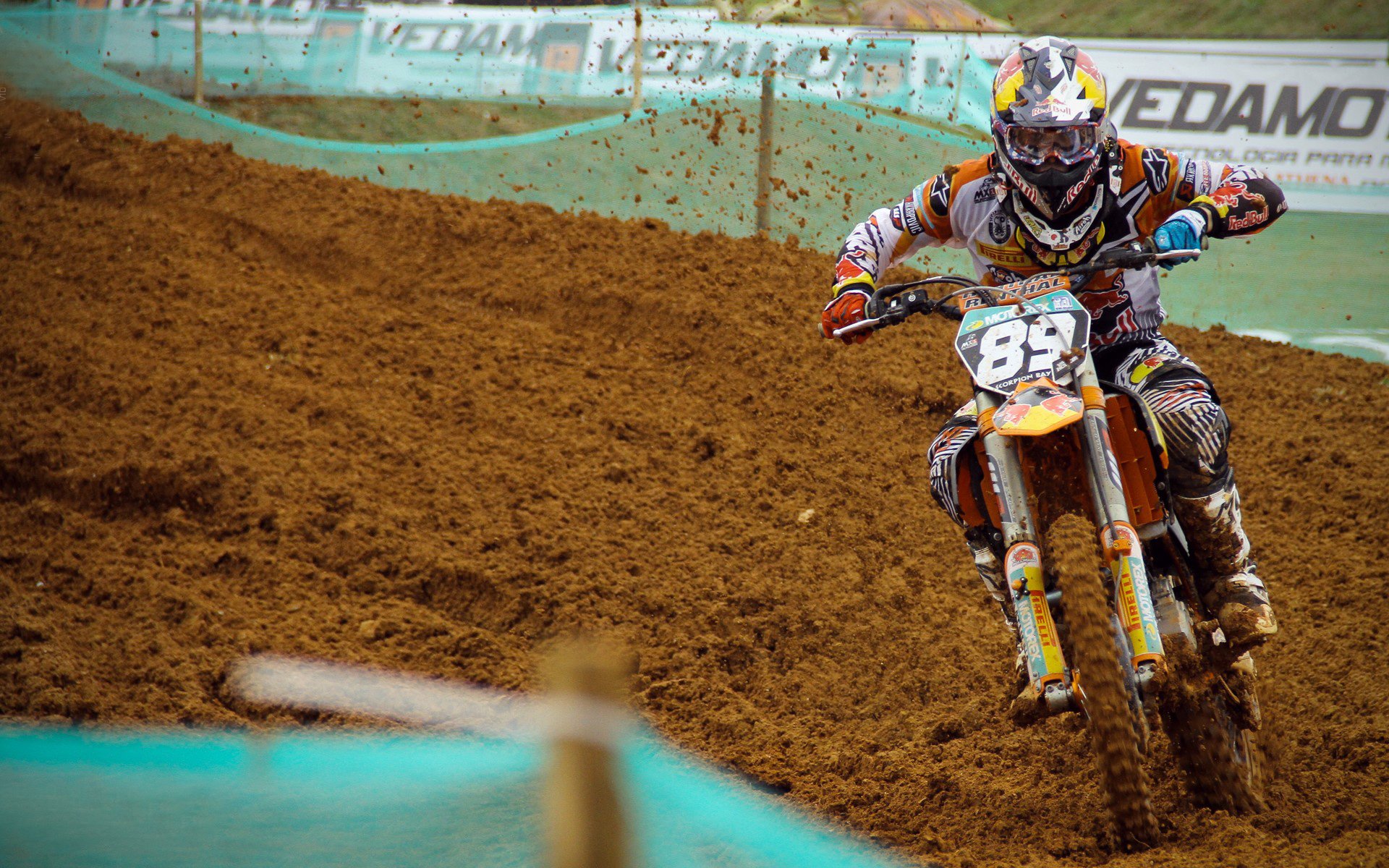 意甲焦点战,佛罗伦萨打穿秘鲁的战术密码