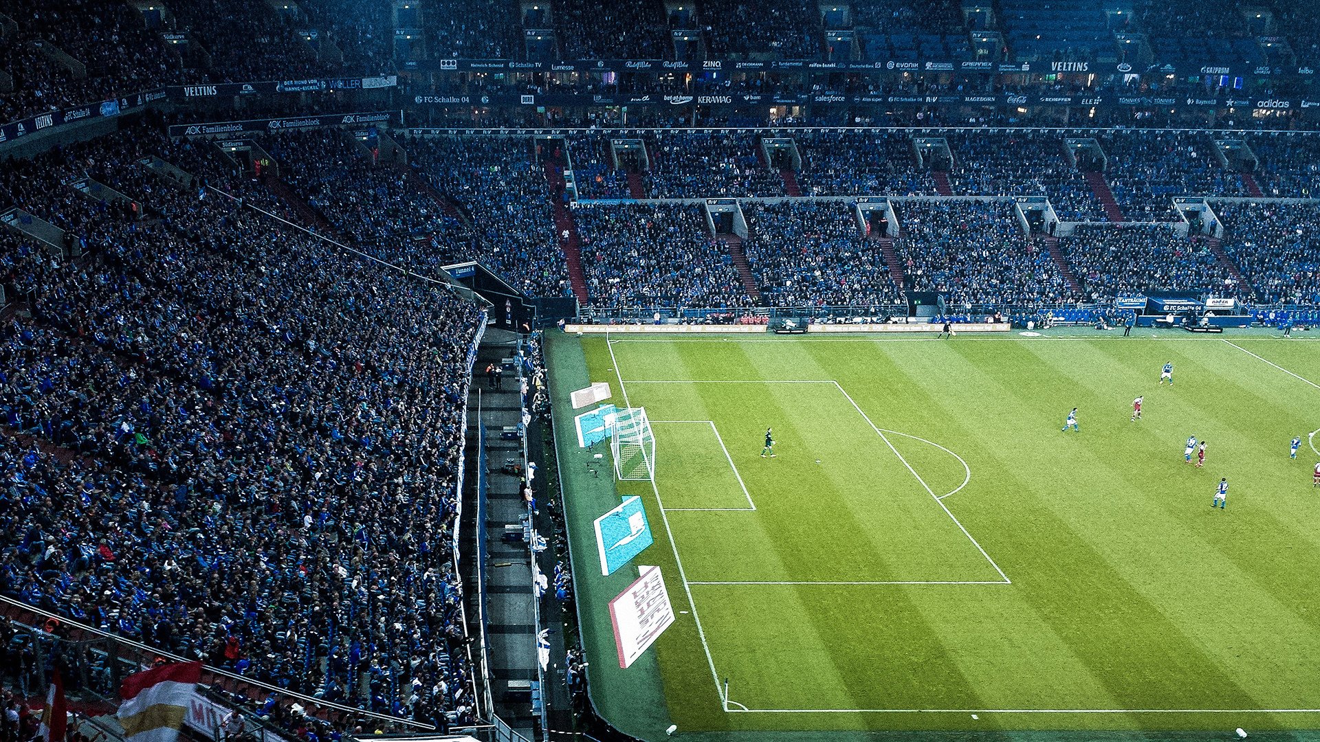 鏖战法兰西，皇马逆境突围，马丁内利一剑封喉惊艳欧洲